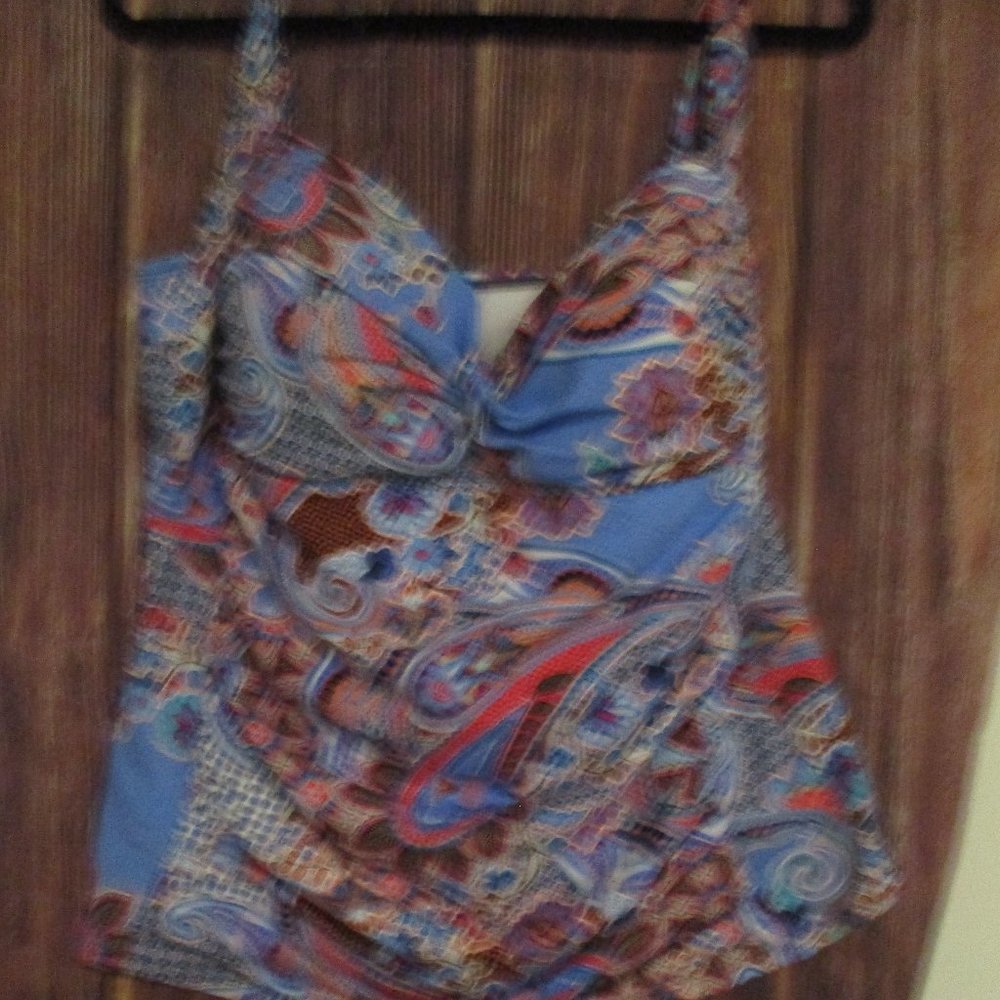 Liz Claiborne 20W Tankini top blue paisley with rouching EUC Sweetheart Neckline